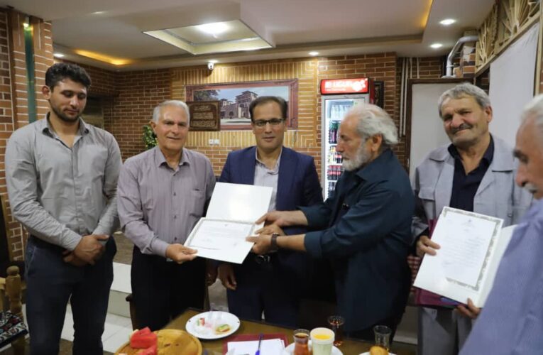 تقدیر از بهره بردار مجموعه گردشگری ایلخانی